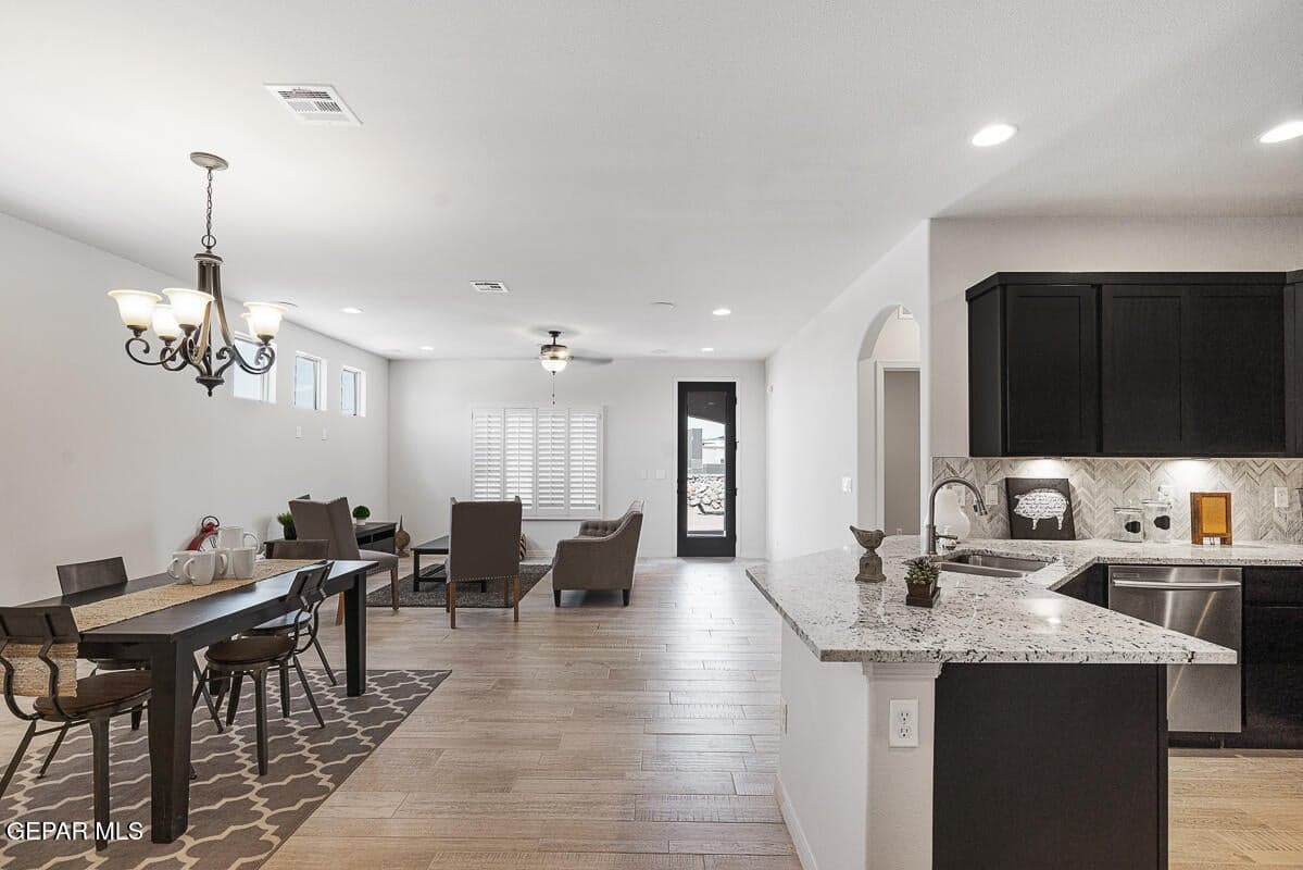 12801 Woolstone-3