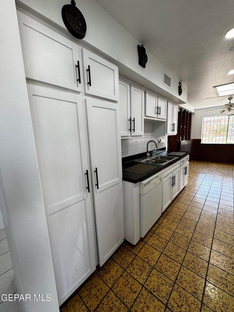 Kitchen from entrance