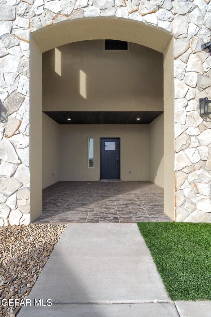9938-Marisabel-Front-Porch