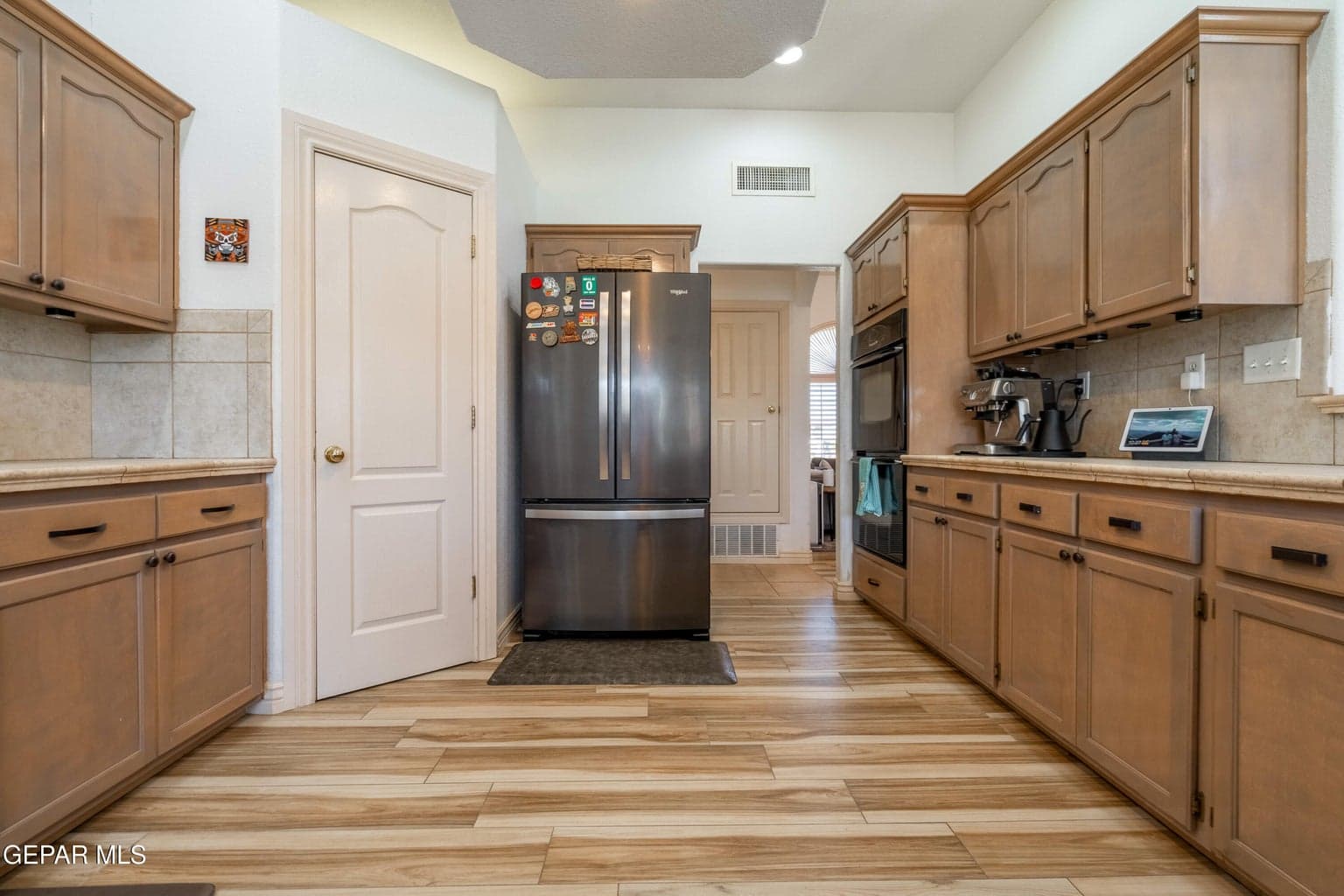 13_Kitchen-Appliance-Wall