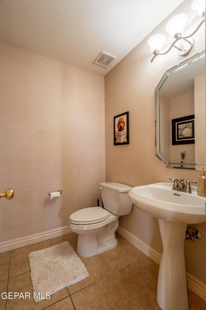 26_Half-Bath-Powder-Room