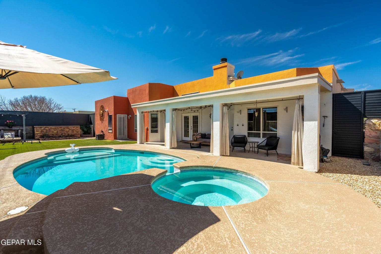 38_Backyard-Covered-Patio-Exterior
