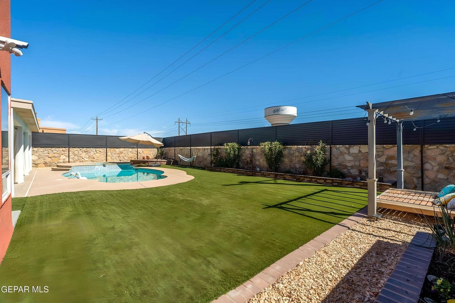 35_Backyard-Pool-Spa-Overview