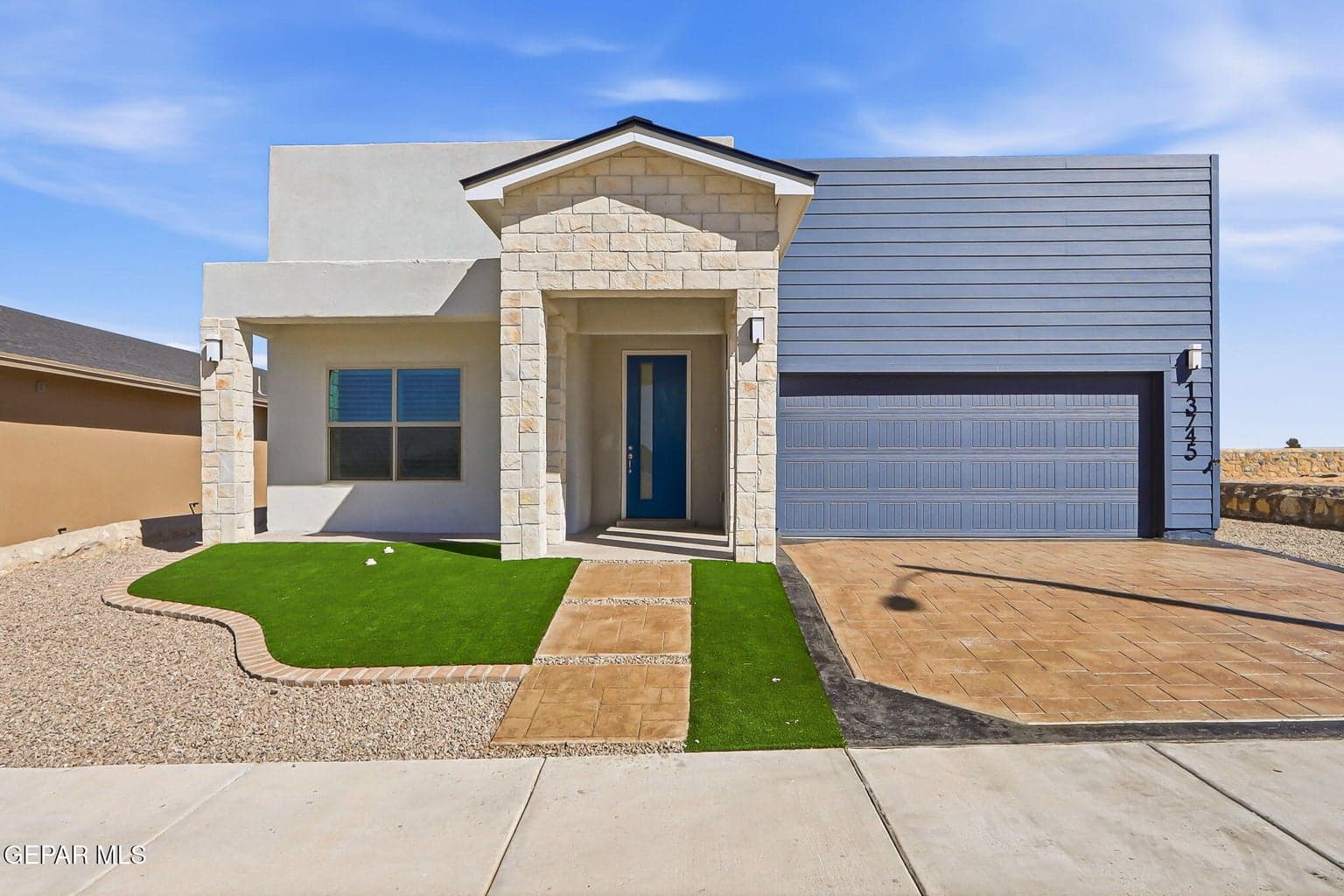 13745 CENTRO VISTA