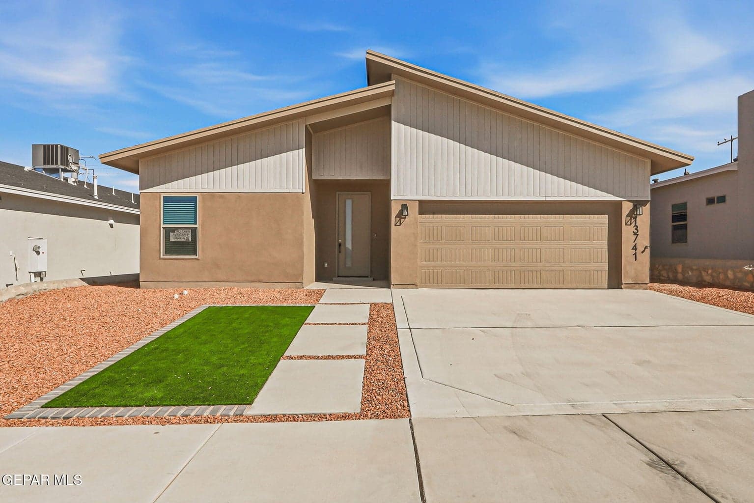 13741 Centro Vista Avenue