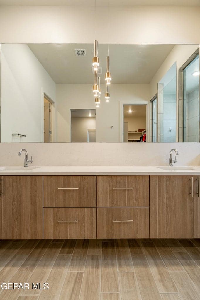 Photo of 824 Durham Way