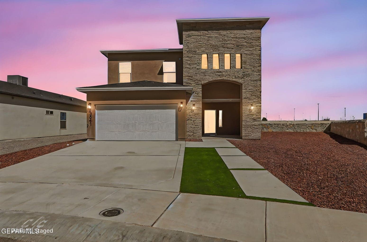 Photos are for illustration purposes only. Features and finishes of actual home may vary.