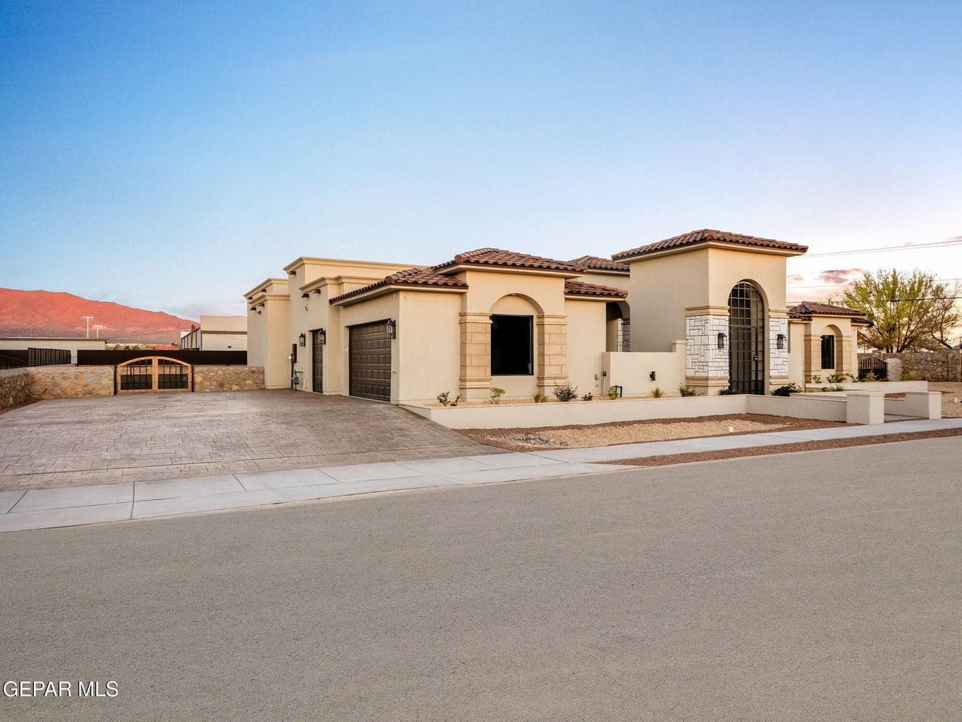6400 Cadence River-1