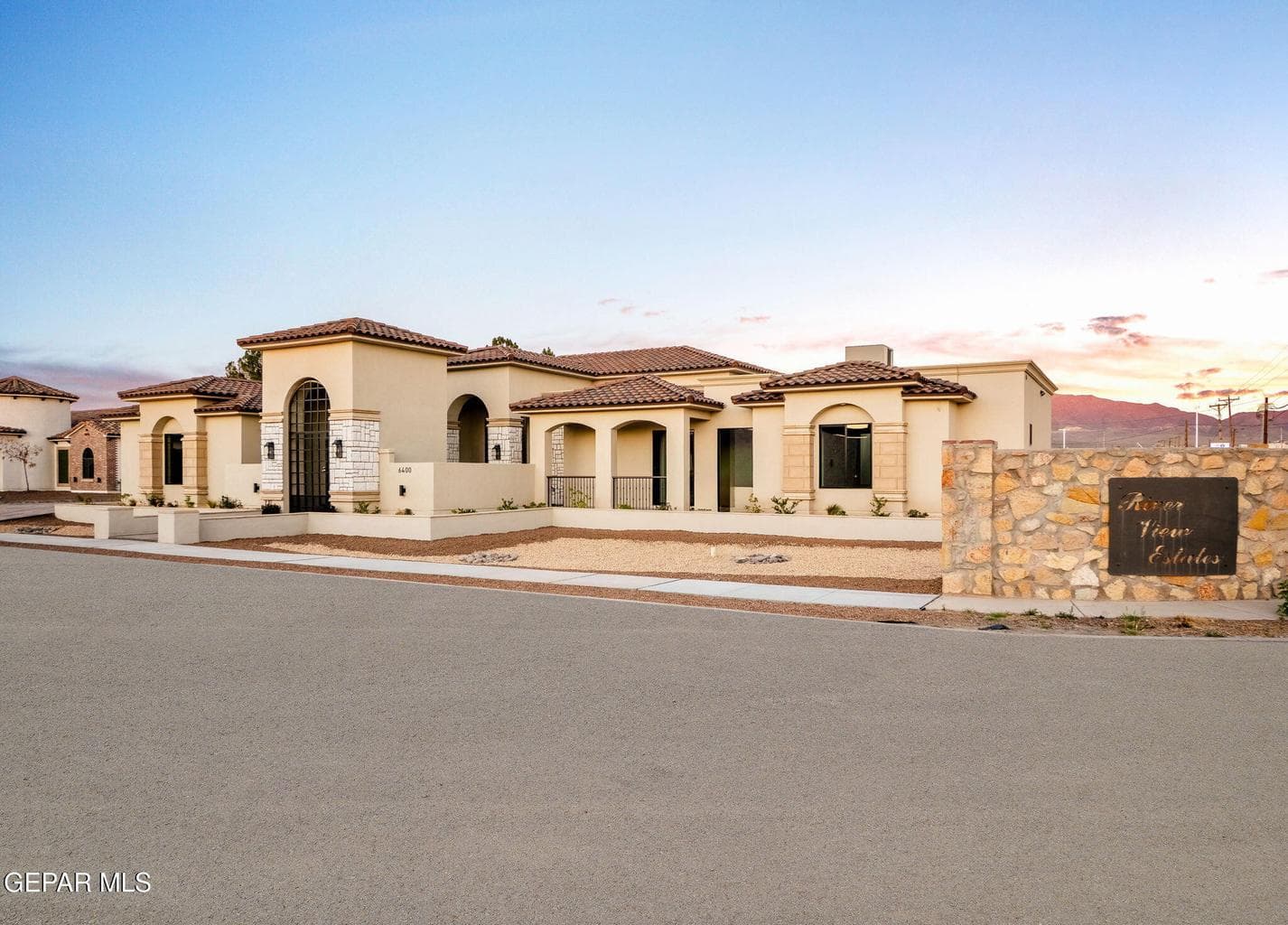 6400 Cadence River-4