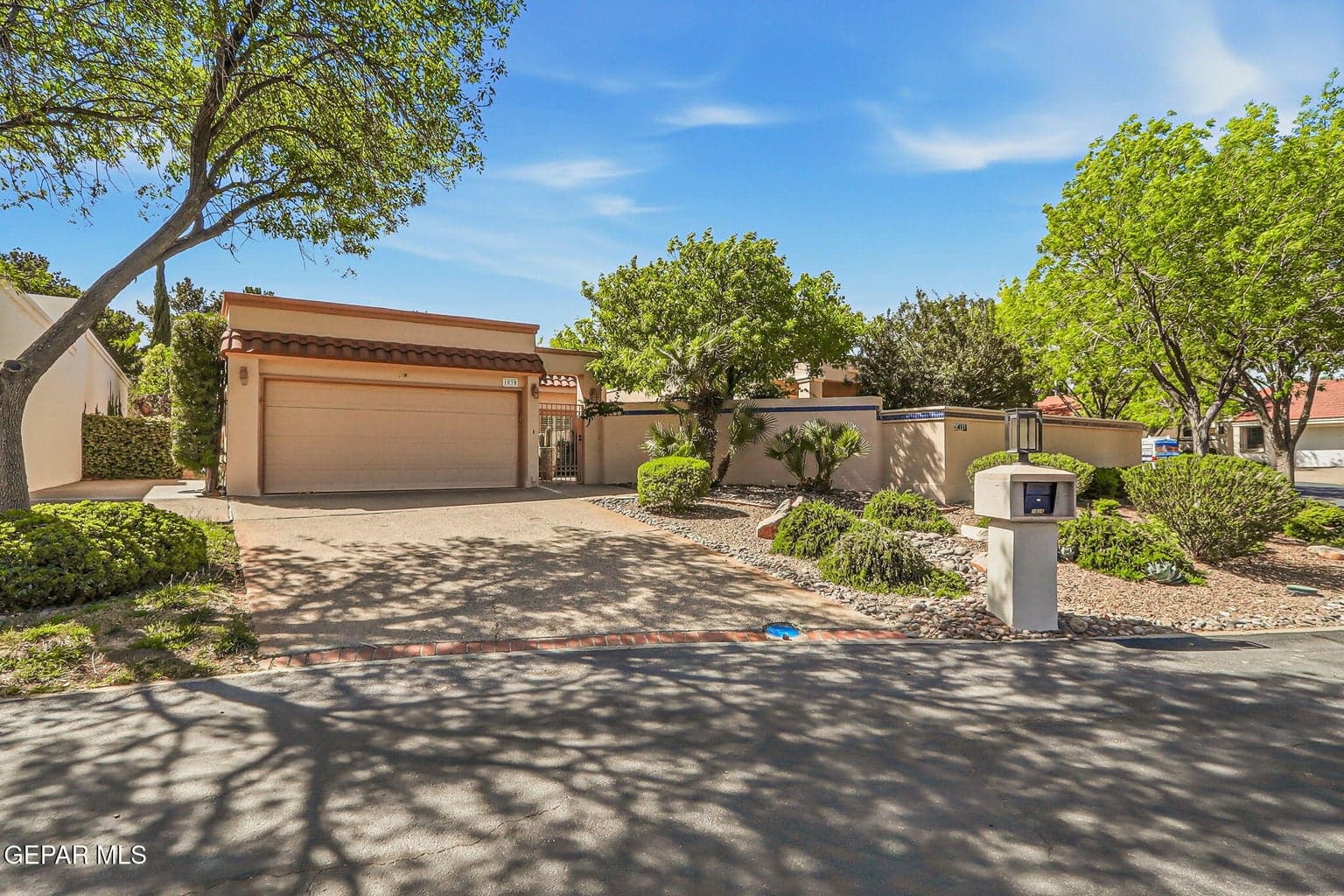 1038 LOS JARDINES Circle