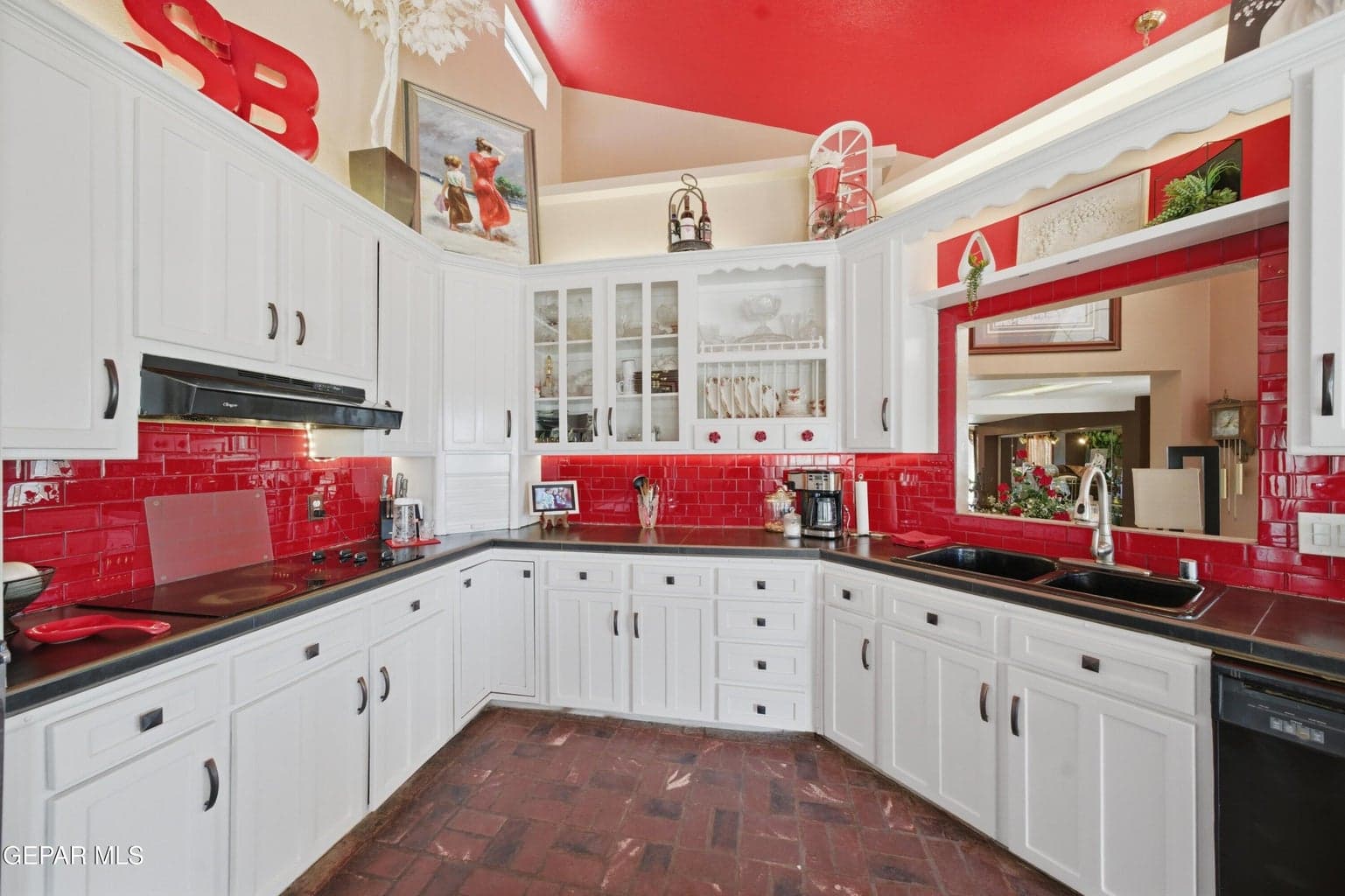 14500_NorthLoop_Kitchen_79836