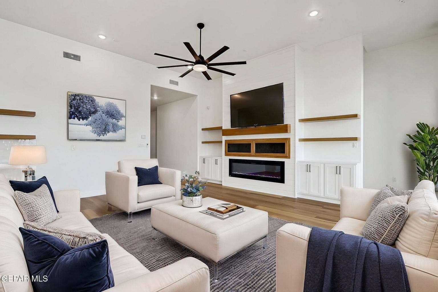 Luxury feel living space, open and spacious design