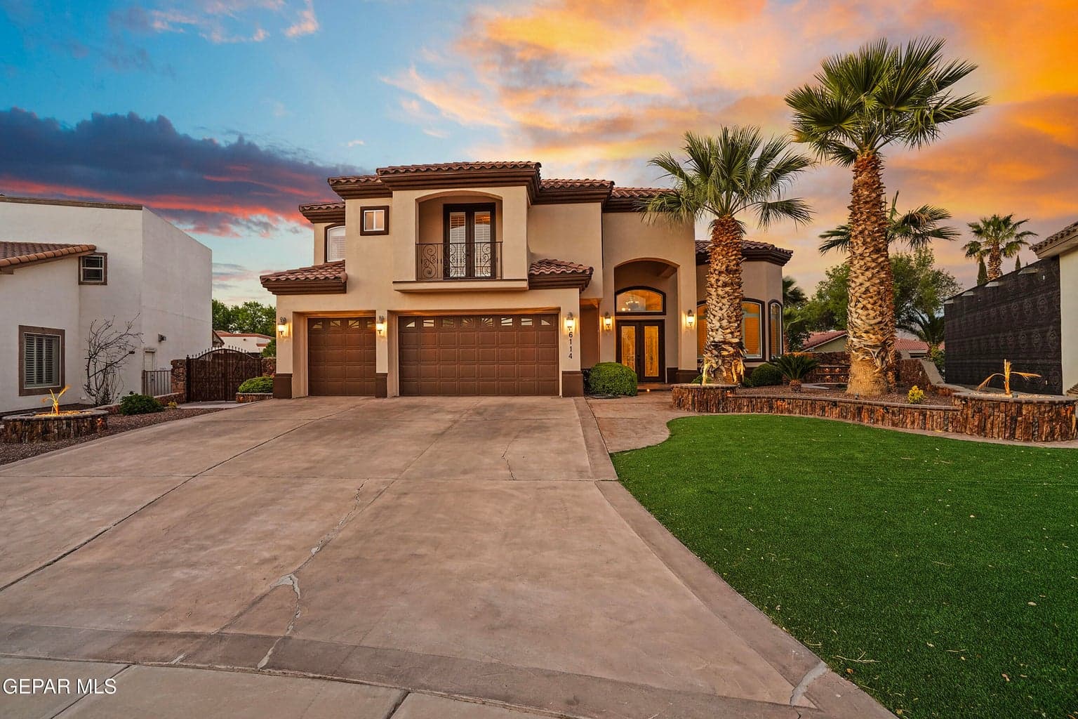6114 Via De Los Arboles
