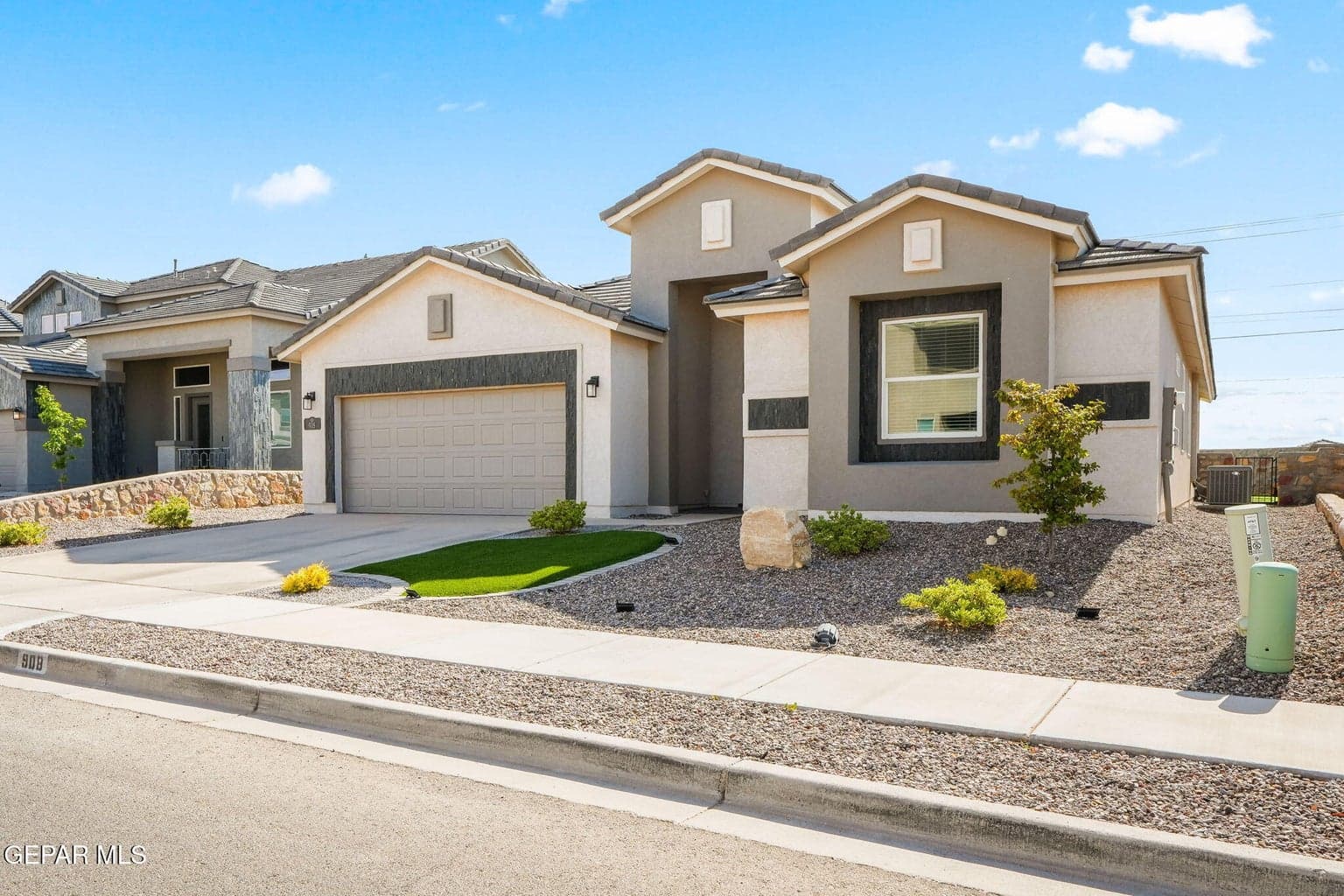 908 Crystal Deer Dr-2