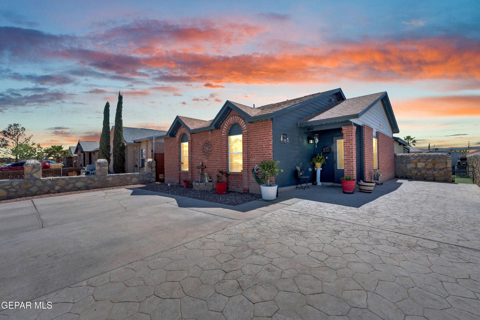 Photo of 10300 Valle Suave Drive