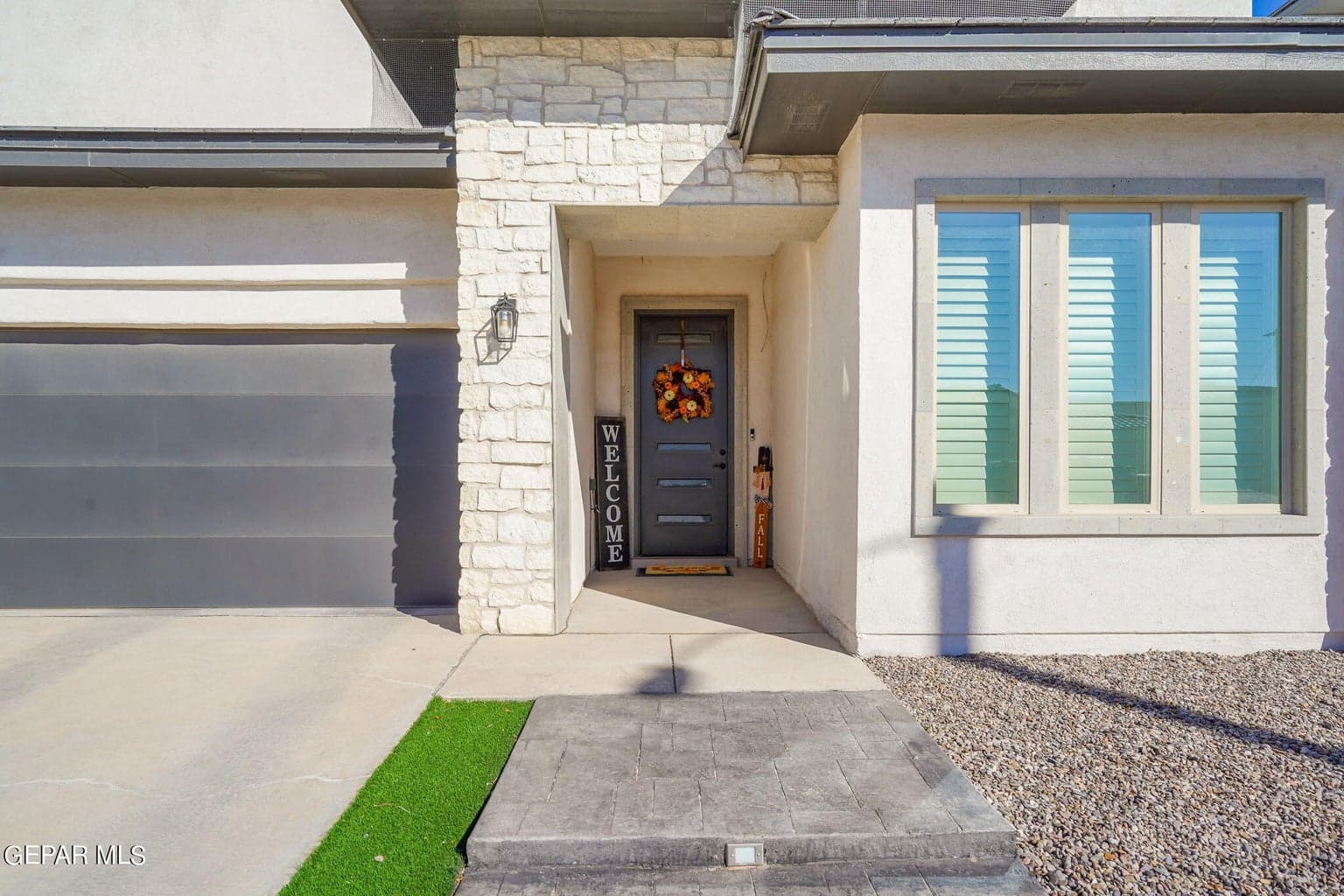 13581 Hazlewood-4