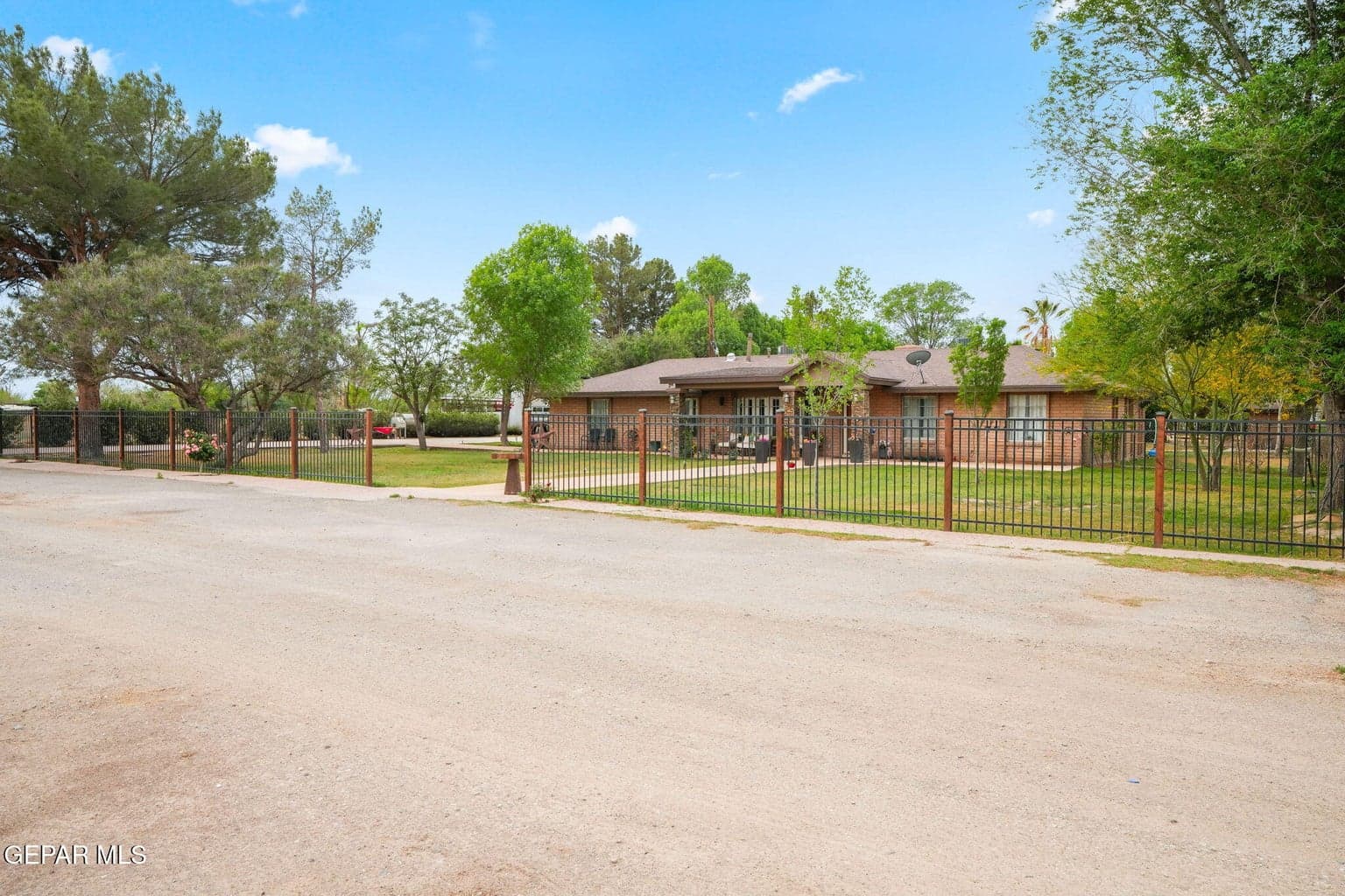 11566 N Loop Dr-6