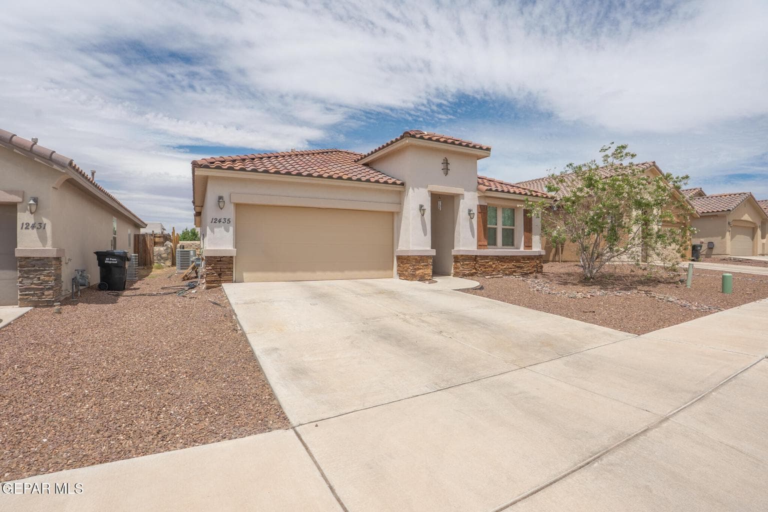 12435 Knightsbridge-4