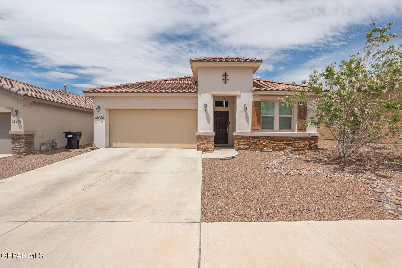 12435 Knightsbridge-3