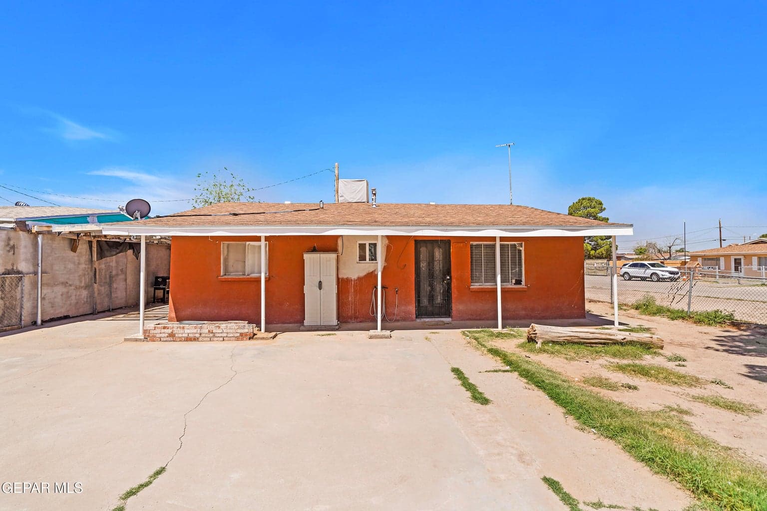 Photo of 880 Delhi Drive