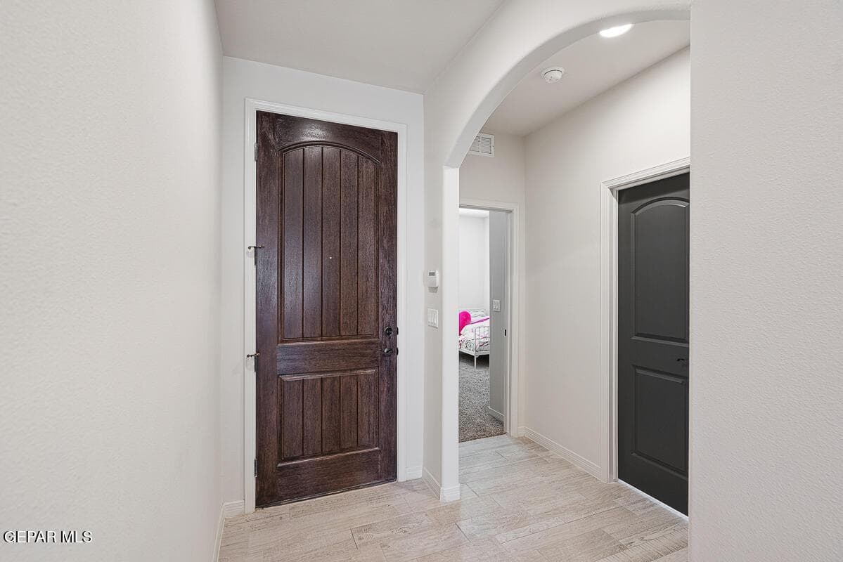 12801 Woolstone-2