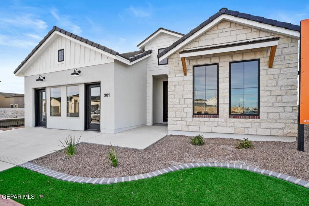 609 Curleaf Court