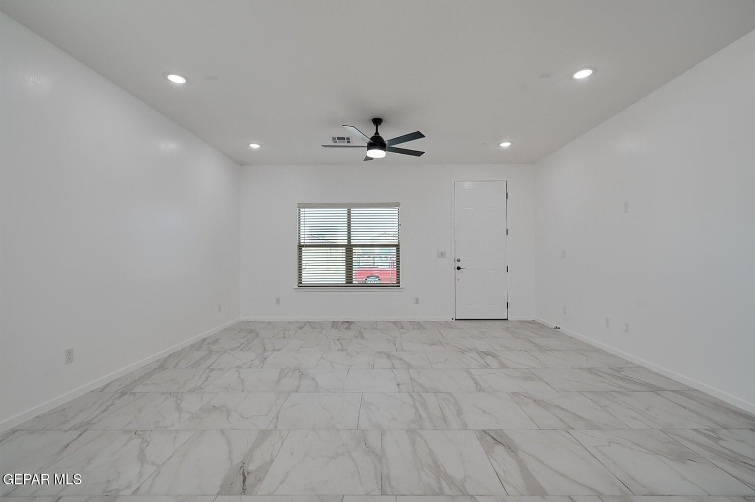 13828-Paseo-Gloria-Living-Foyer