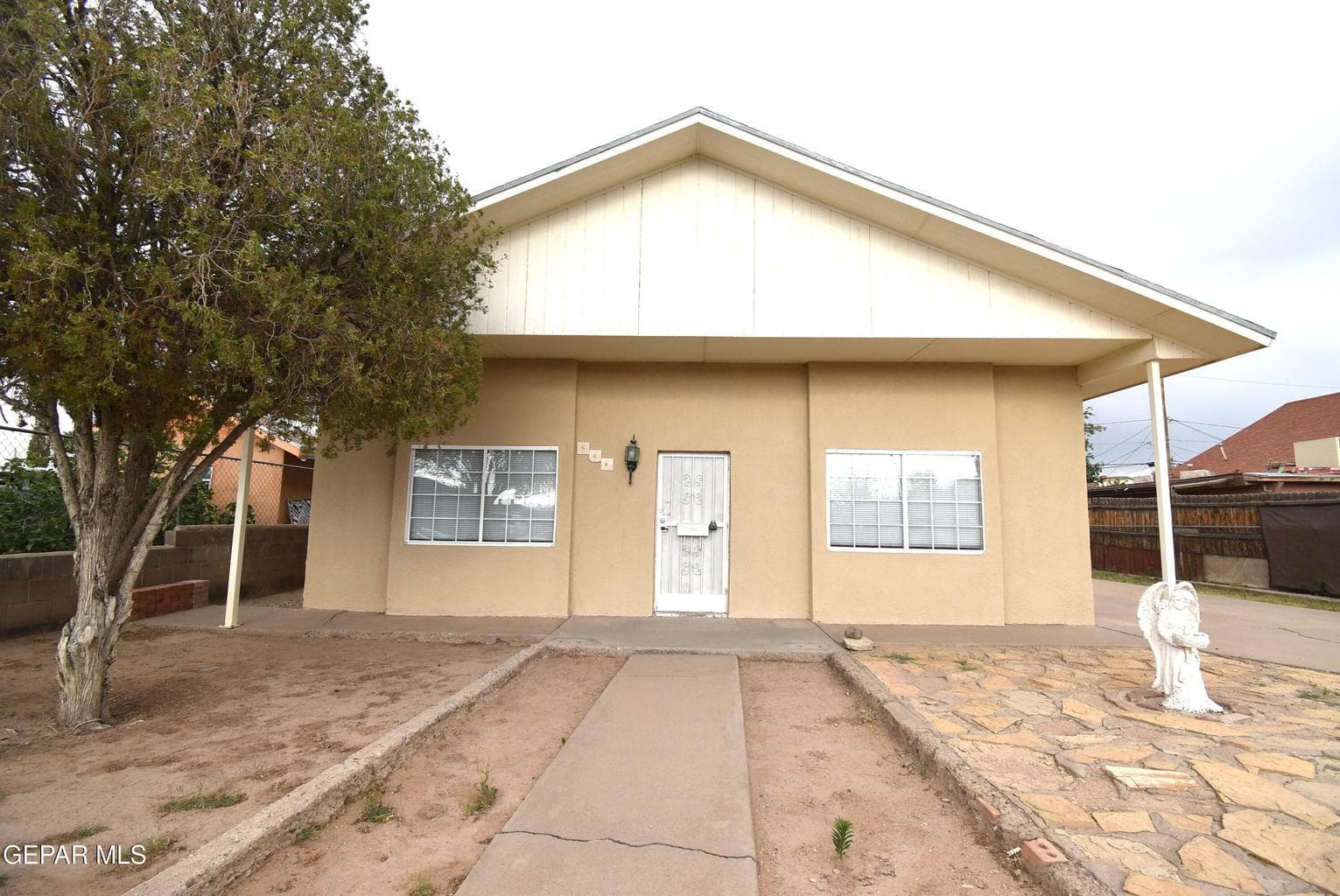 646 CASA GRANDE Place