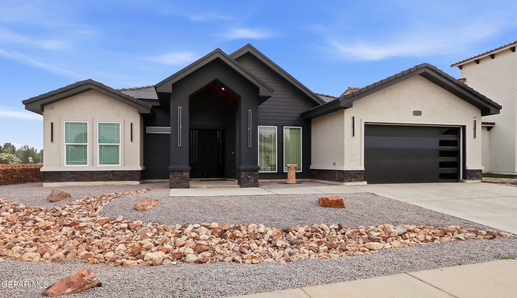 5421 Dougallan-3