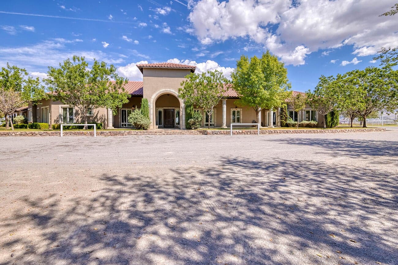 Photo of 656 COX Road