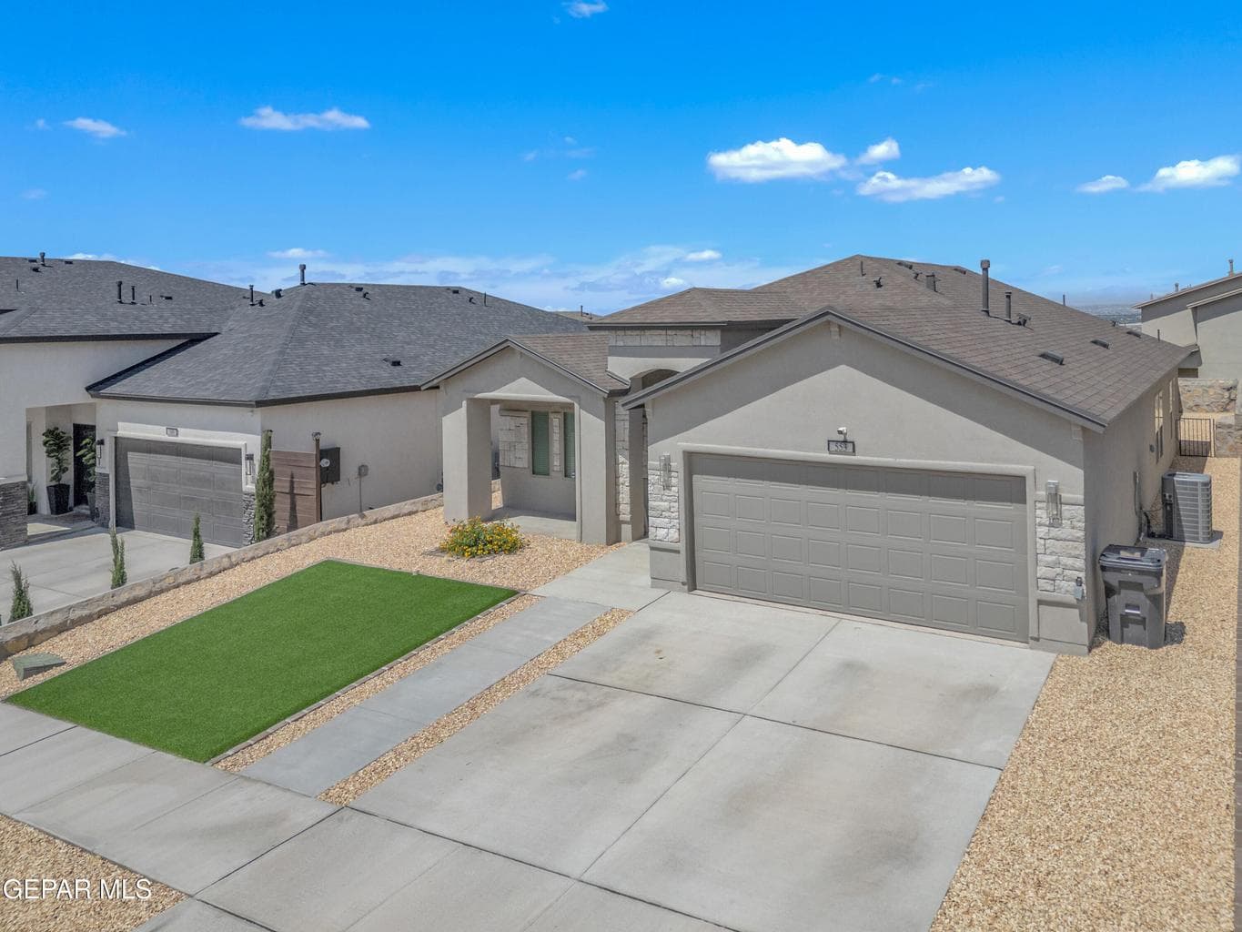 553 OAKMONT