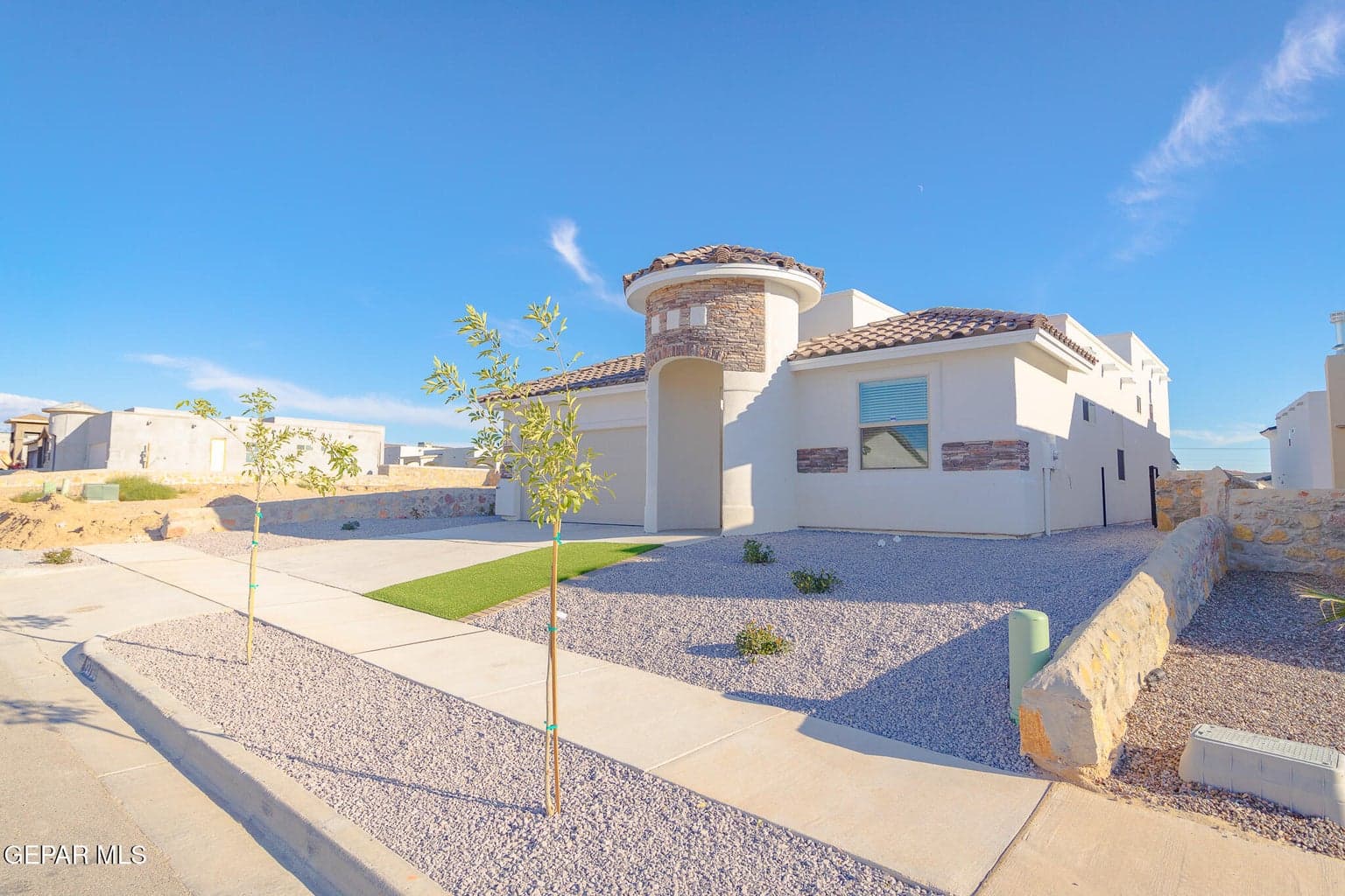 12760 INDIAN CANYON PICTURES-3