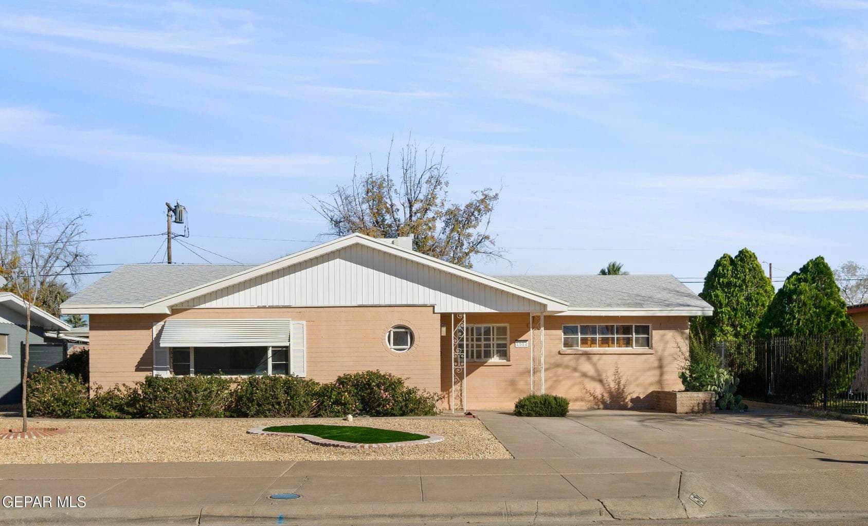 Photo of 1512 Meadowview Drive