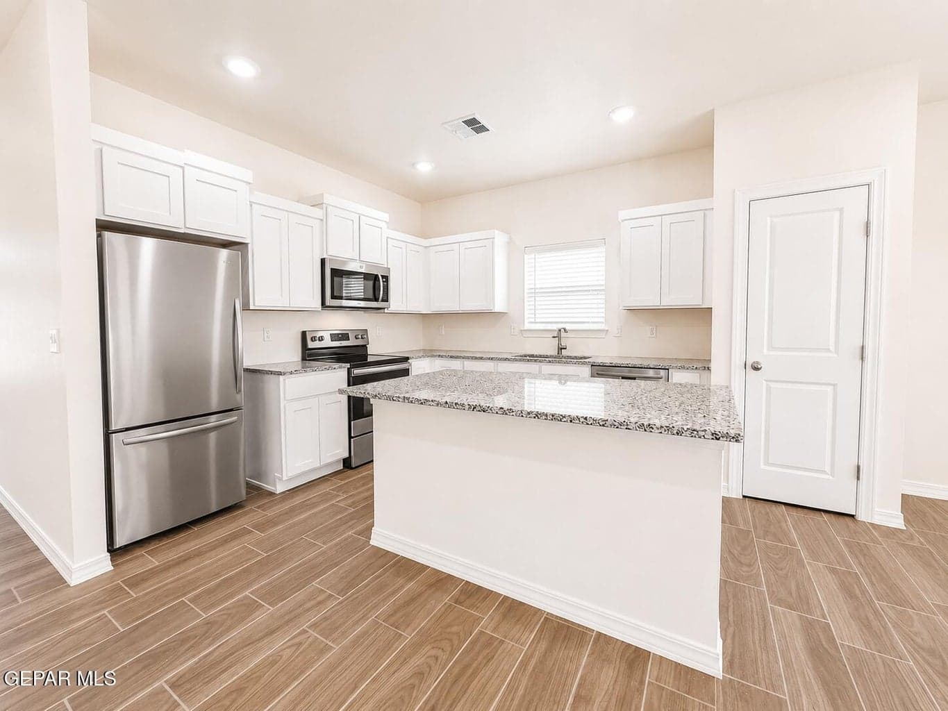 Kitchen with island