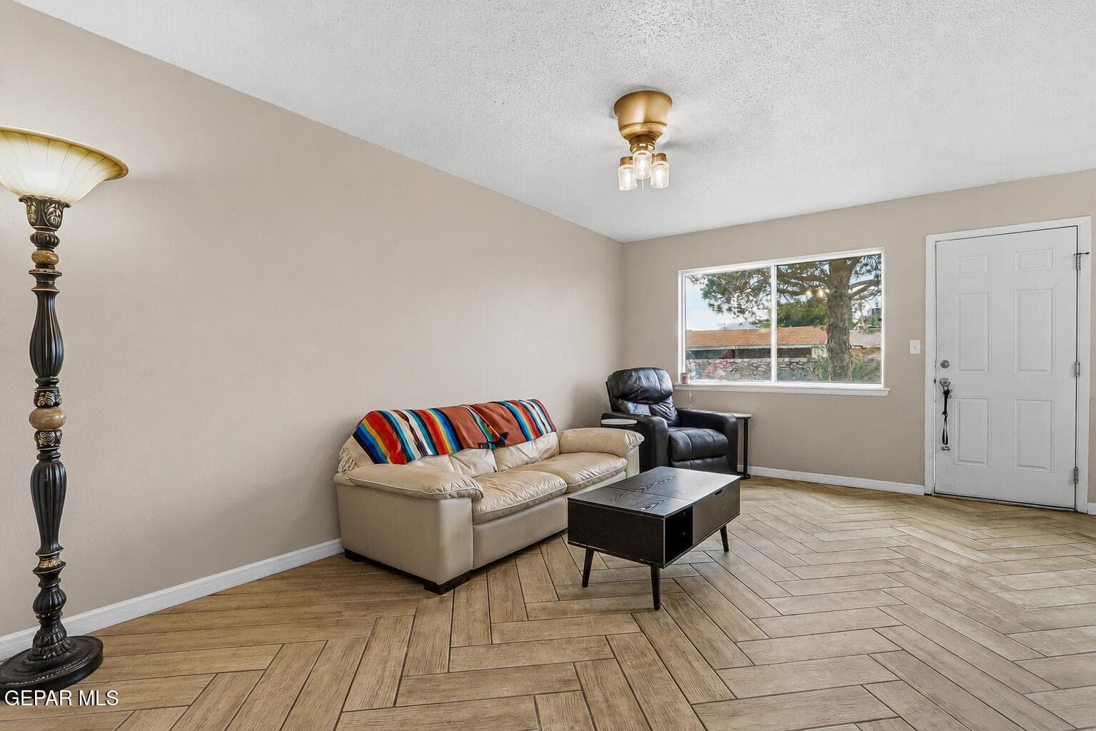 4-main living room