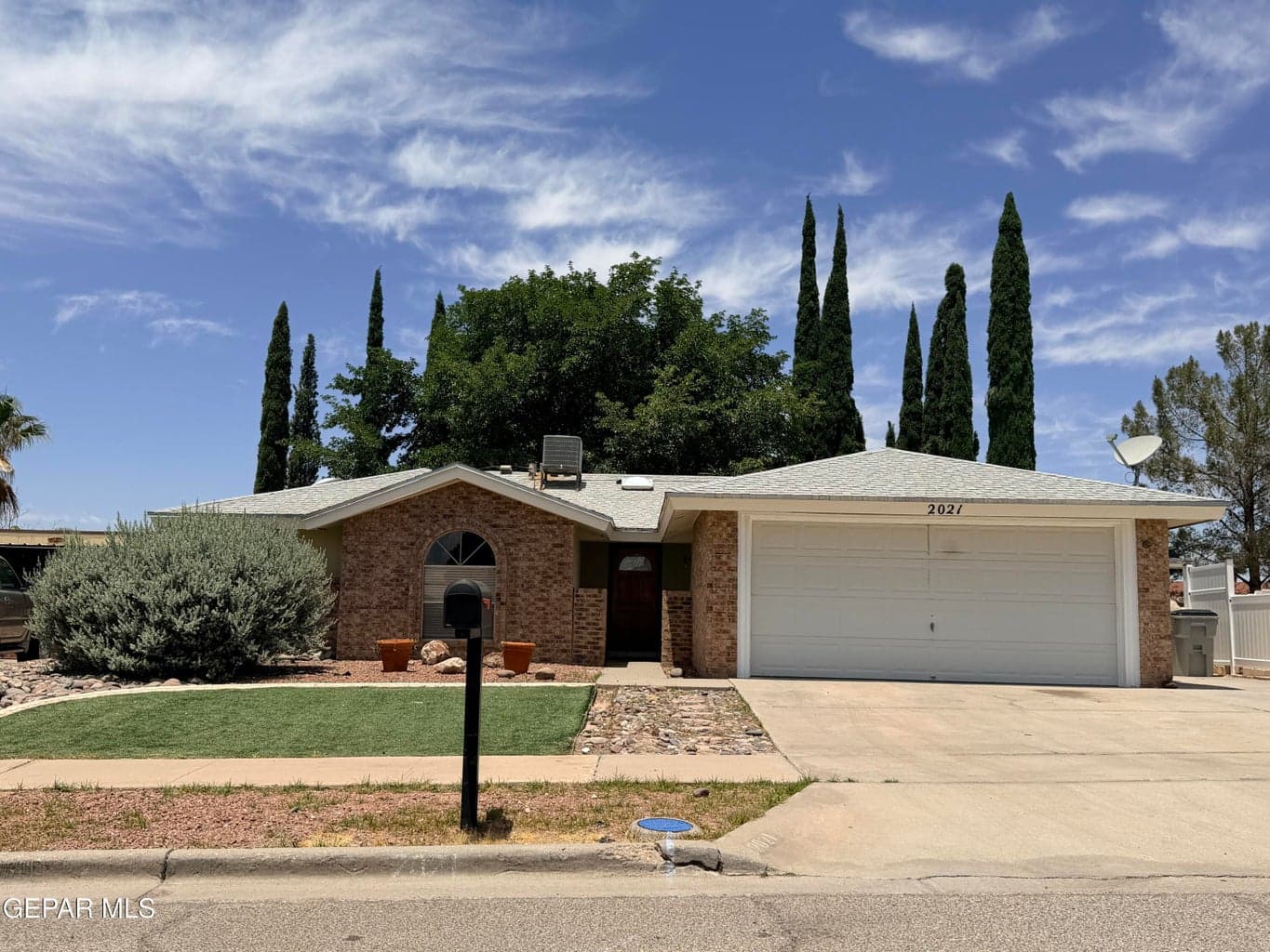 Photo of 2021 ROBERT WYNN Street