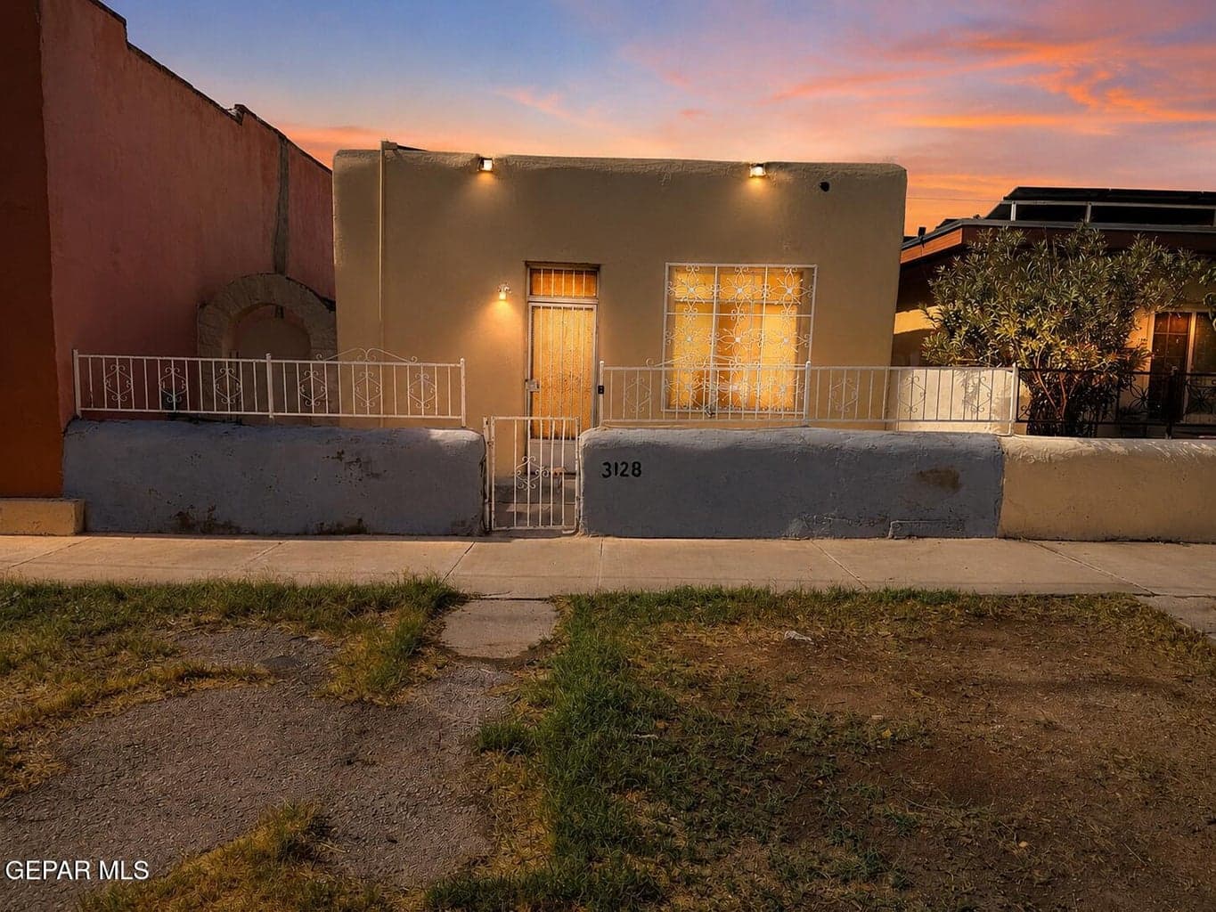 Photo of 3128 E SAN ANTONIO Avenue