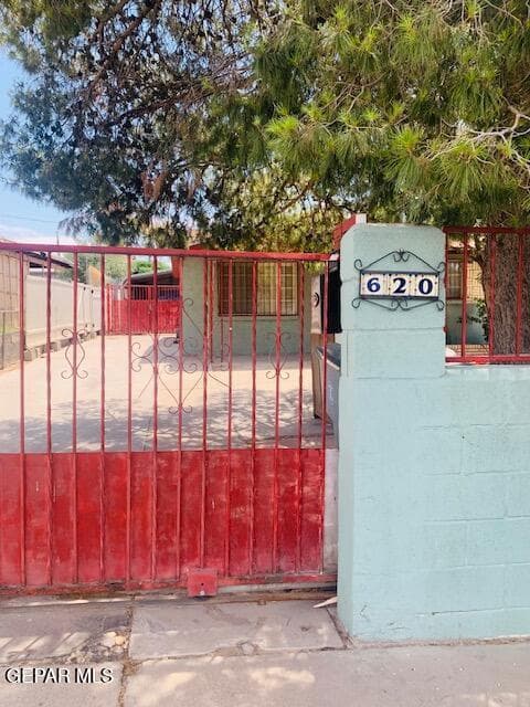 Photo of 620 N CLARK Drive