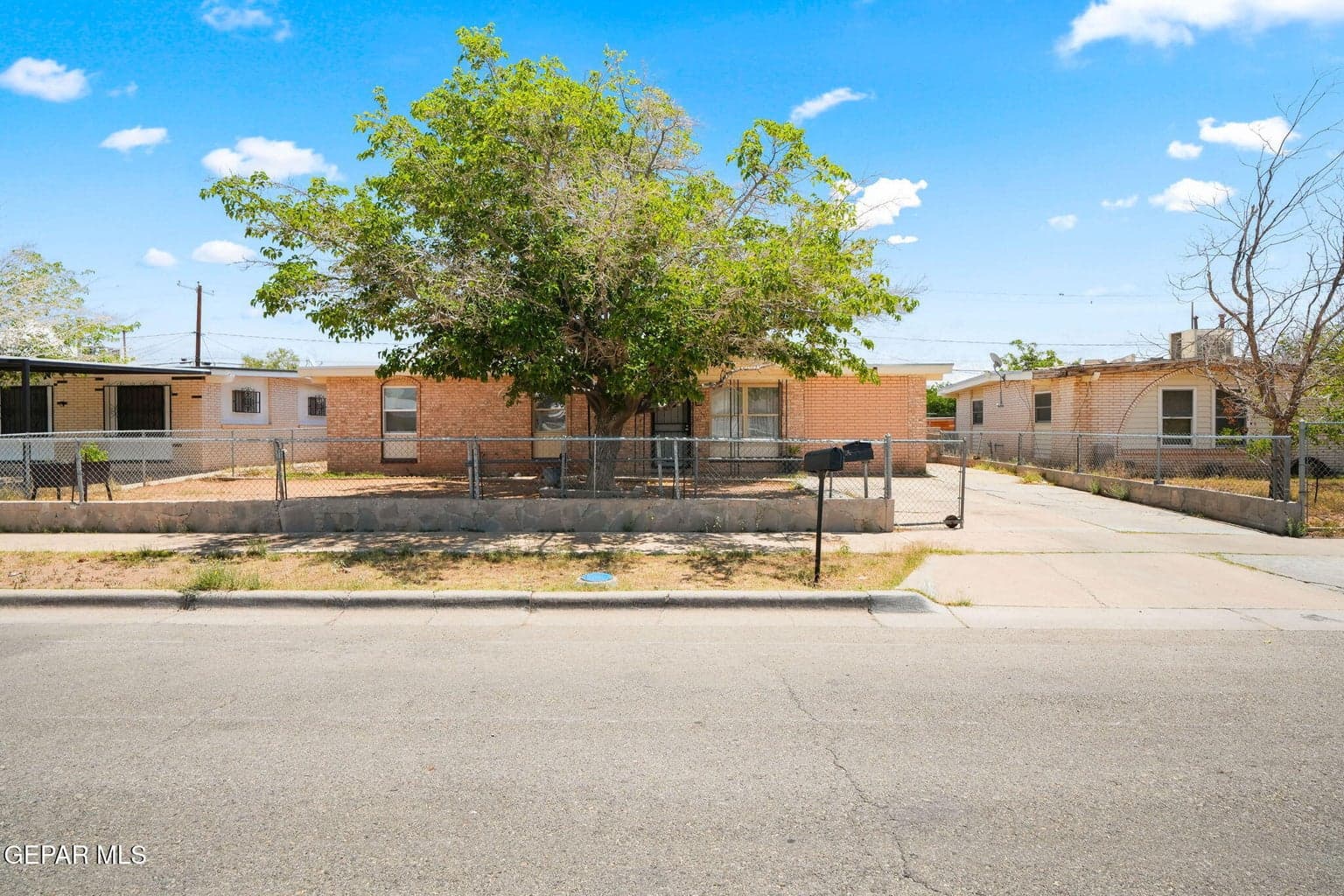 10520 Murphy St-1