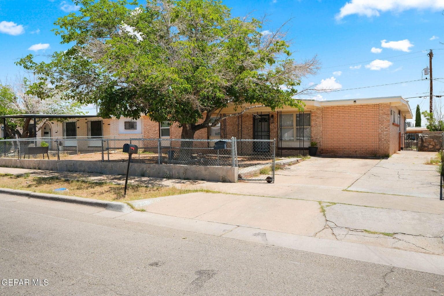 10520 Murphy St-2