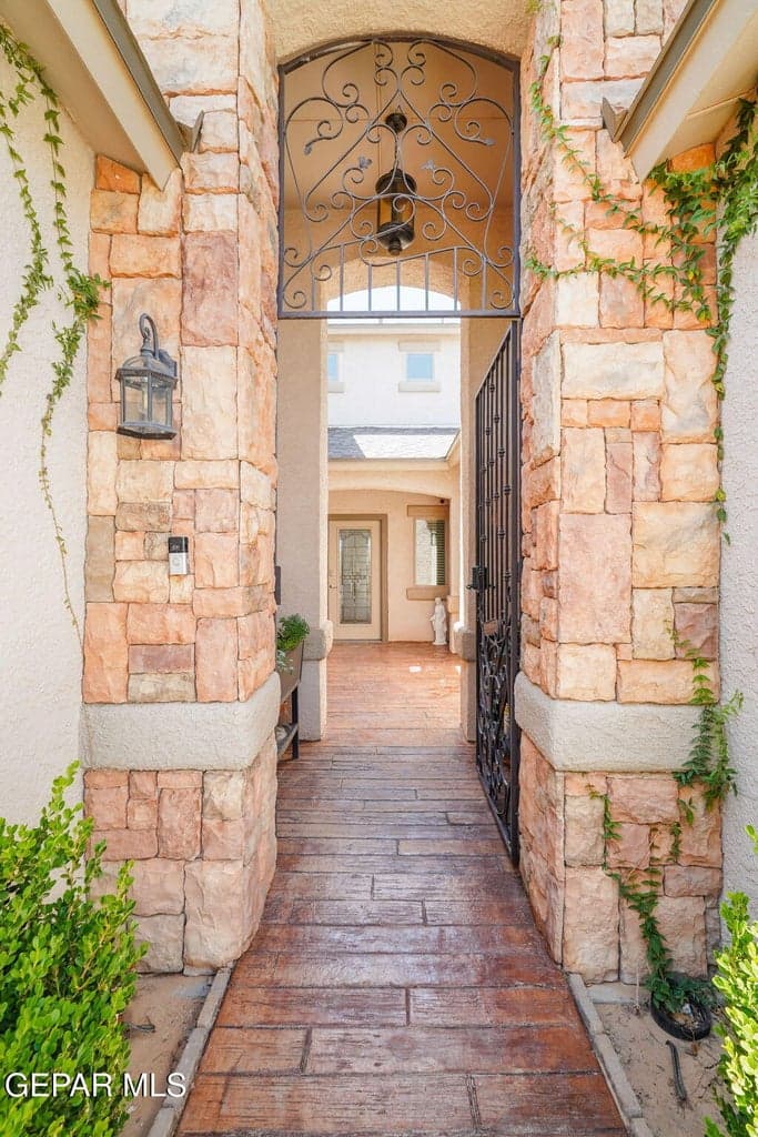 13813 Villa Vista-6