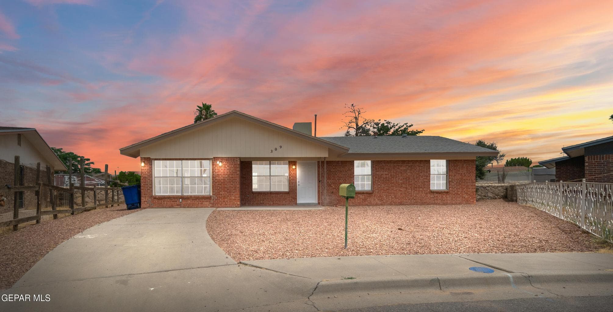 309 RAY Way