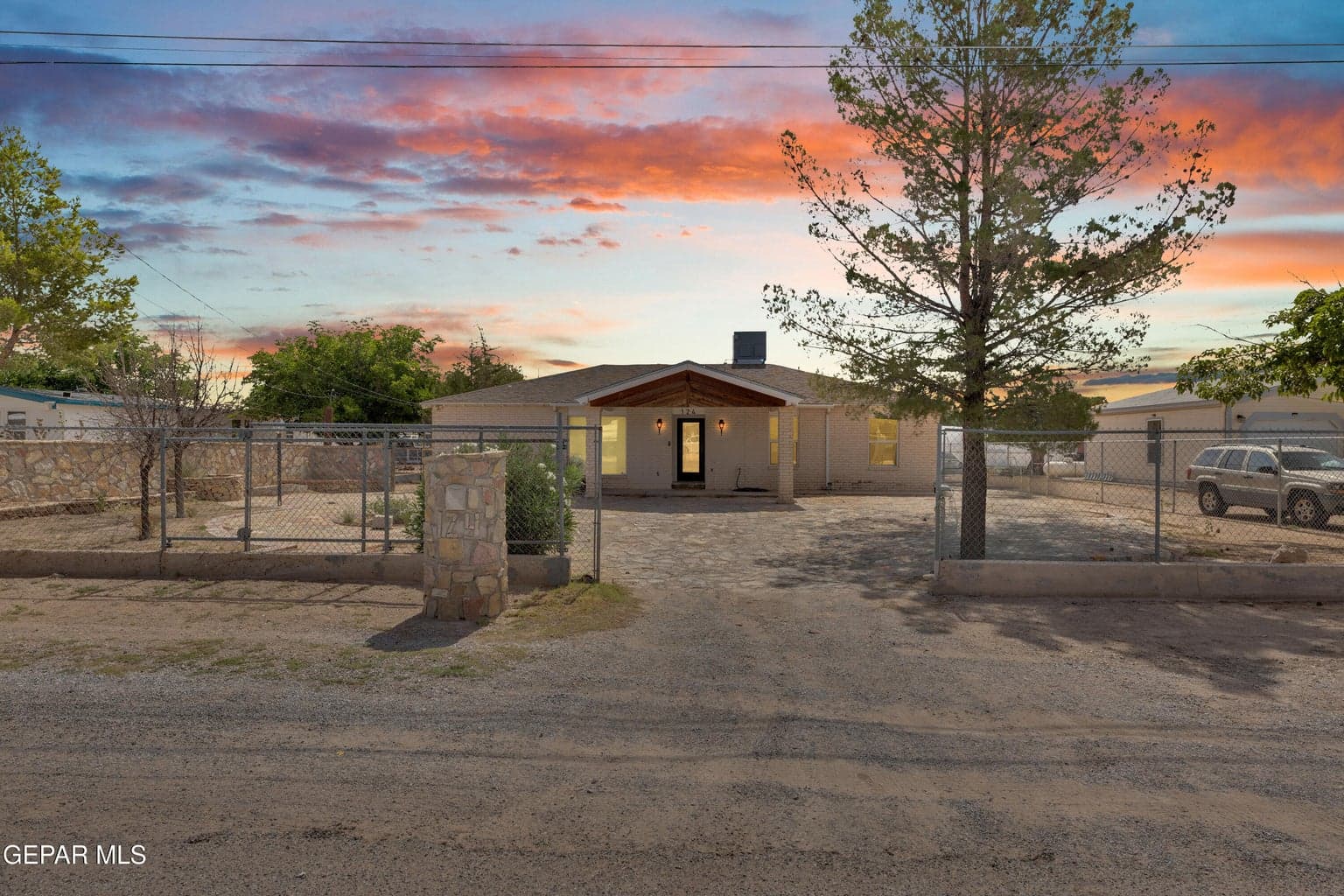 Photo of 124 ENNIS Street