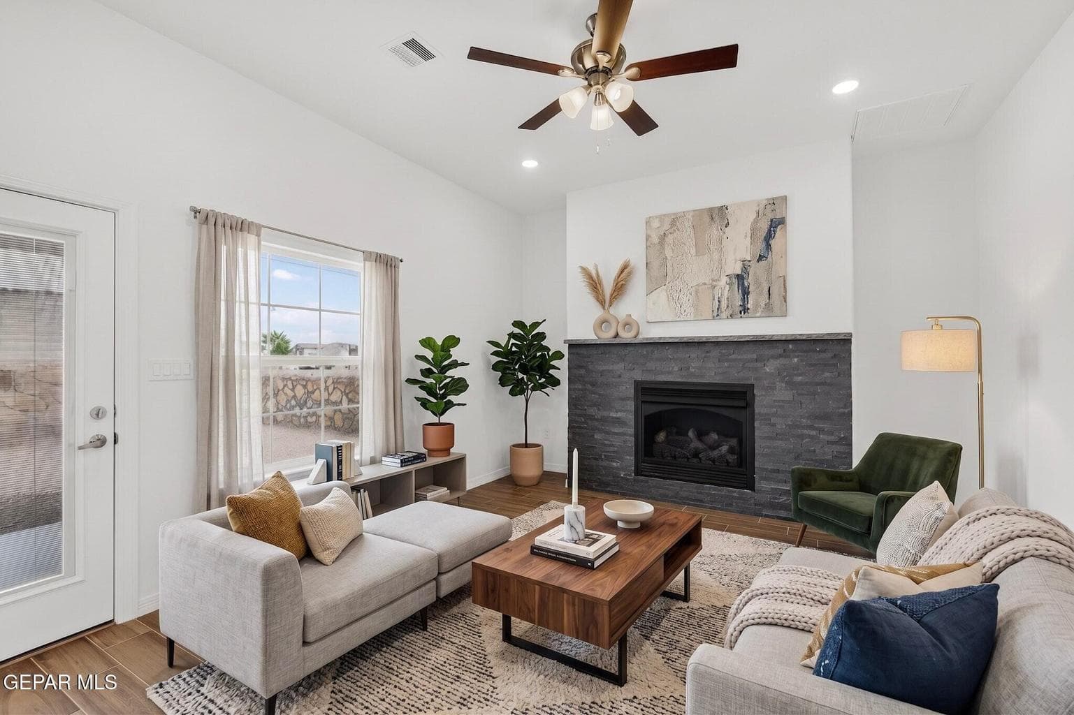 second living area