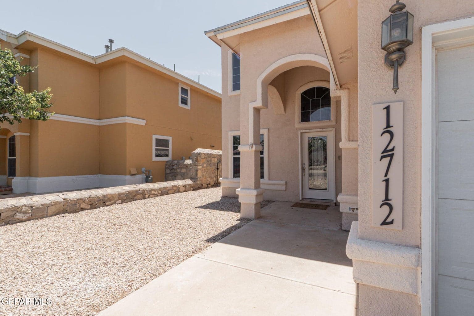 TierraAurora- Front Door 31
