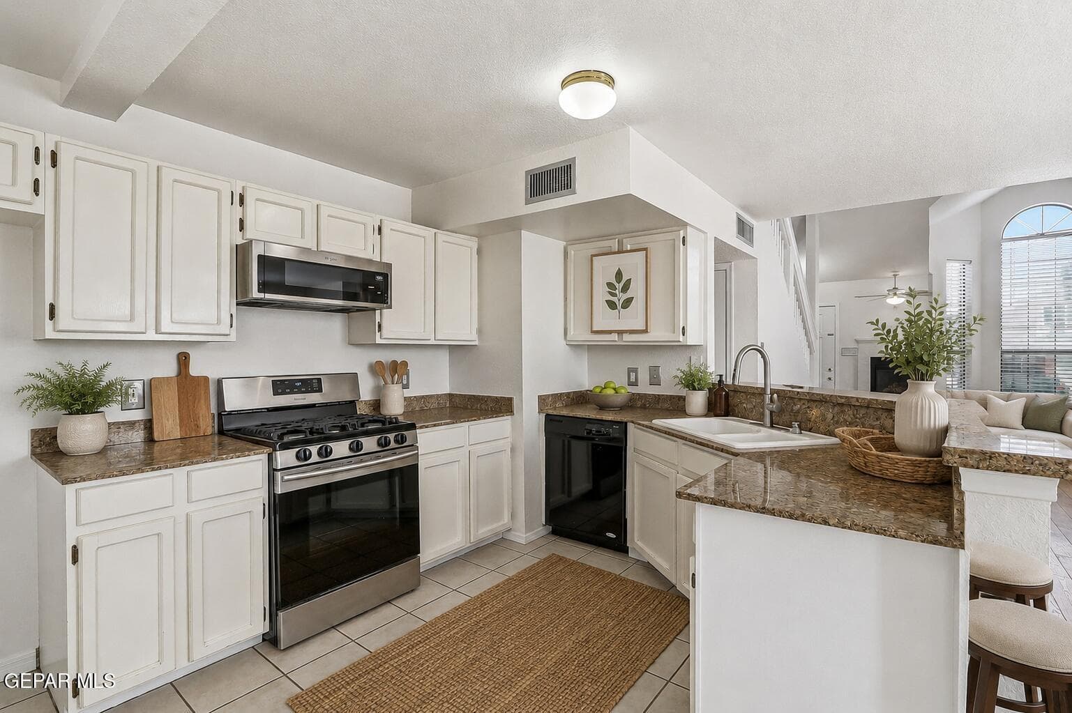 7109 Oval Rock 79912-Digitally Staged