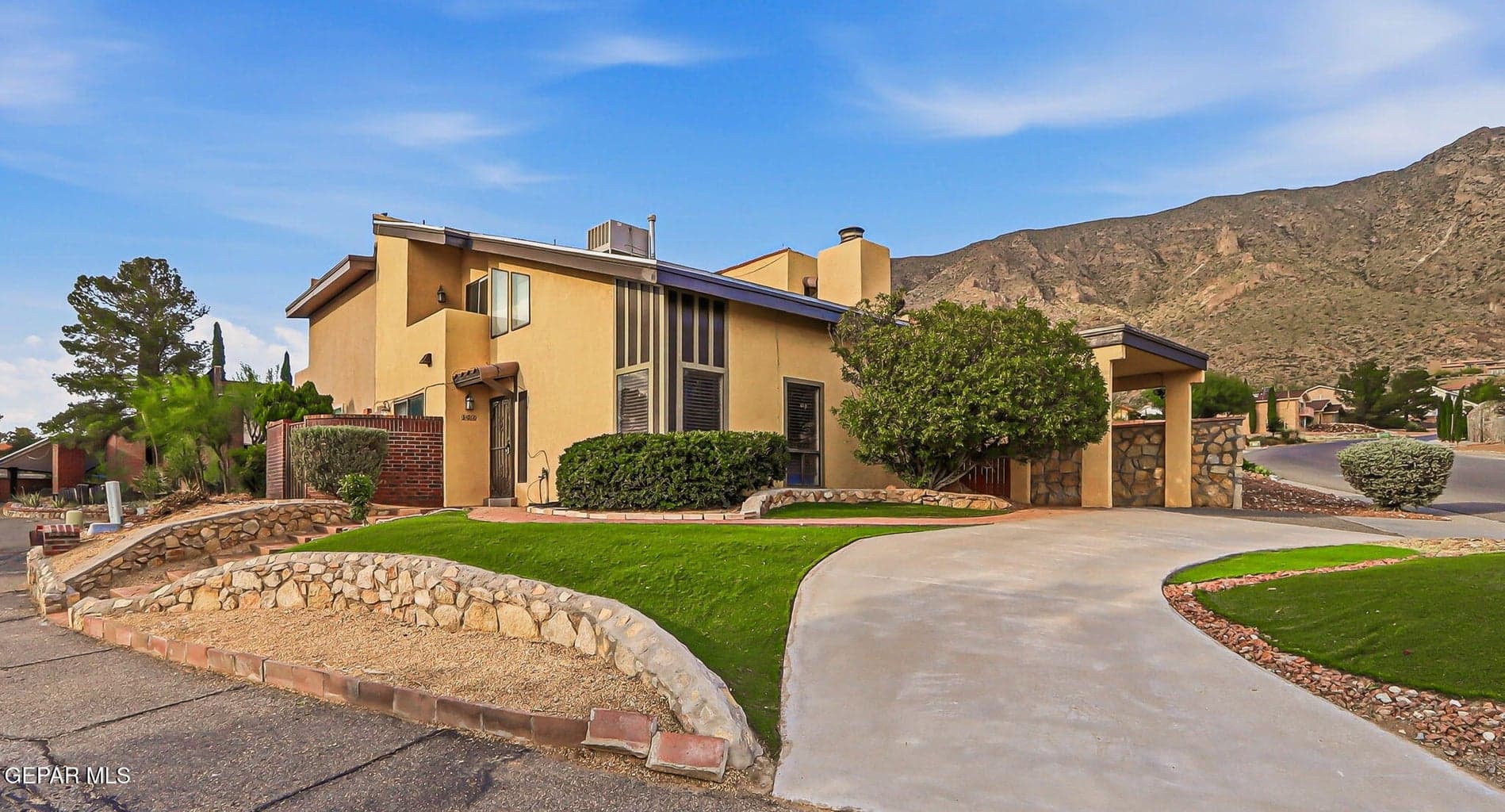 504 TWIN OAKS Place