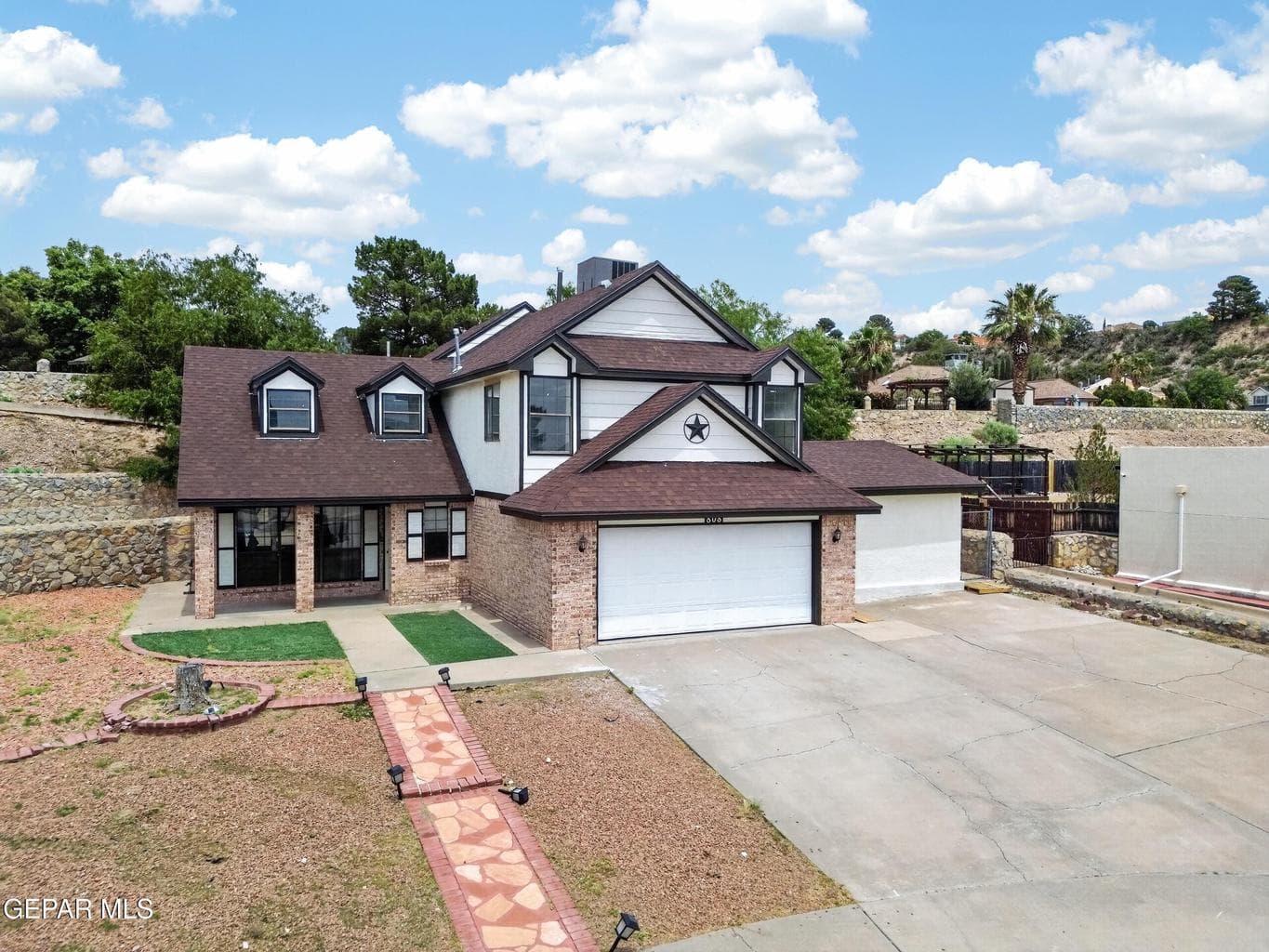 808 ROTTERDAM Way