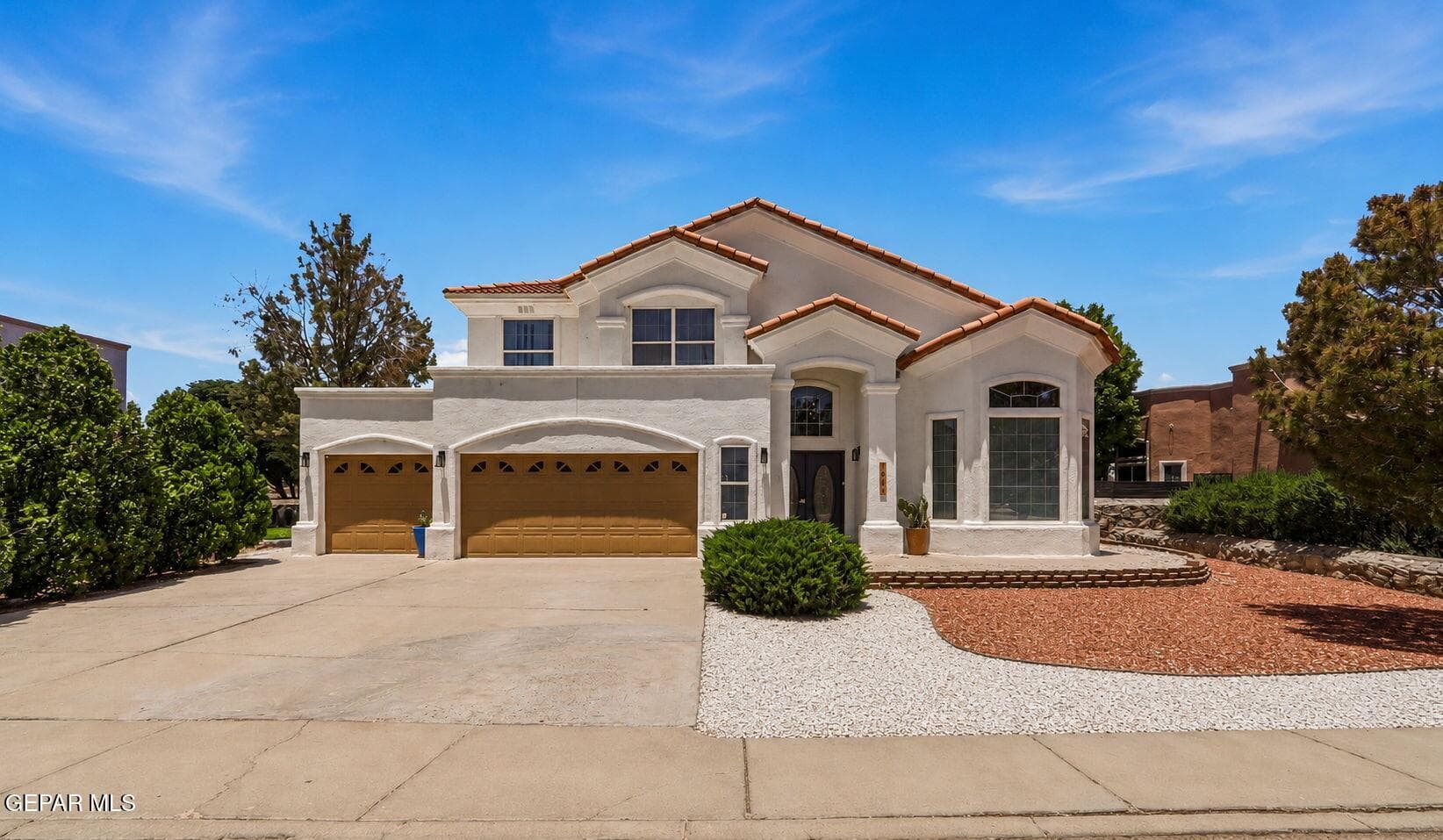 1035 LOS MOROS Drive