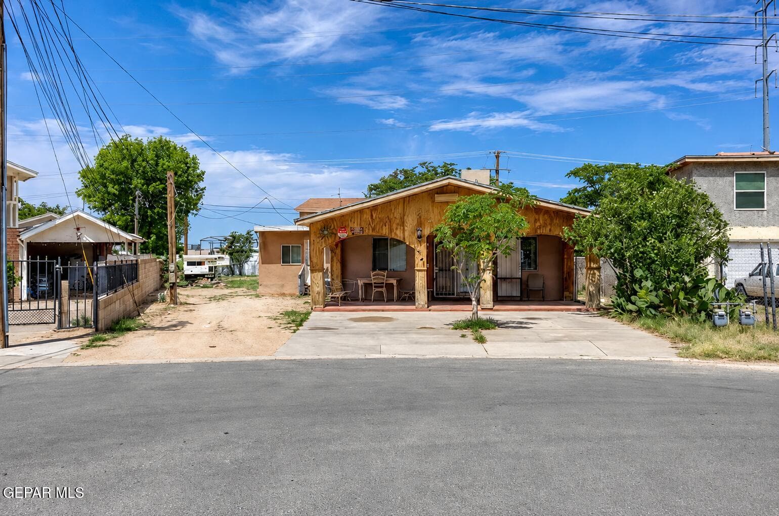 7421 MINDORO Place